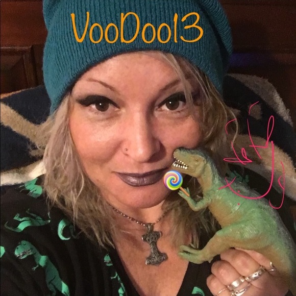 ✌️😃I'm Cynthia🍄@VooDoo13{WelCome 2 My Closet} - Picture 8 of 8